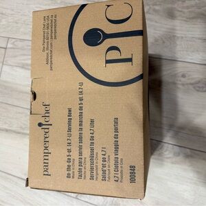 Pampered Chef insulated serving bow NWT